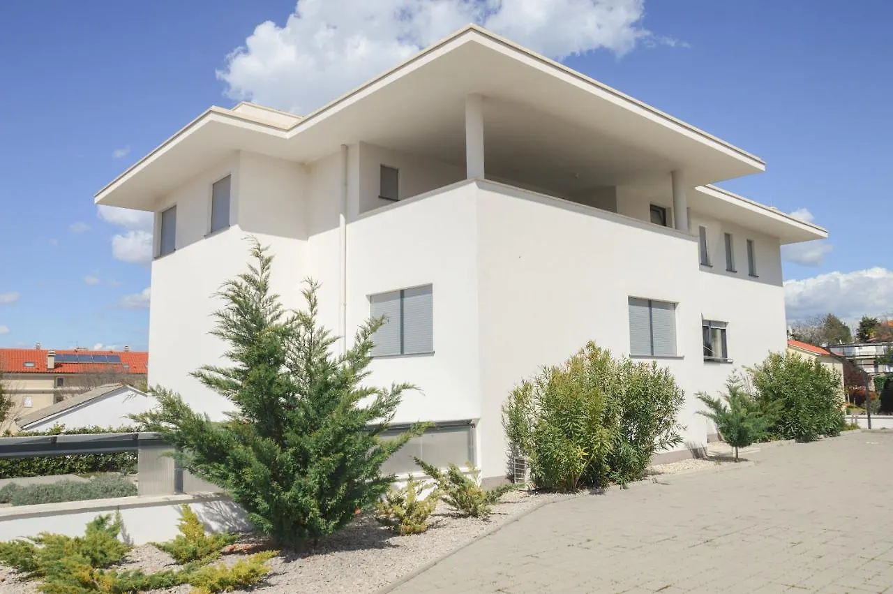 Rova Apartment Malinska 0*,  Chorvatsko
