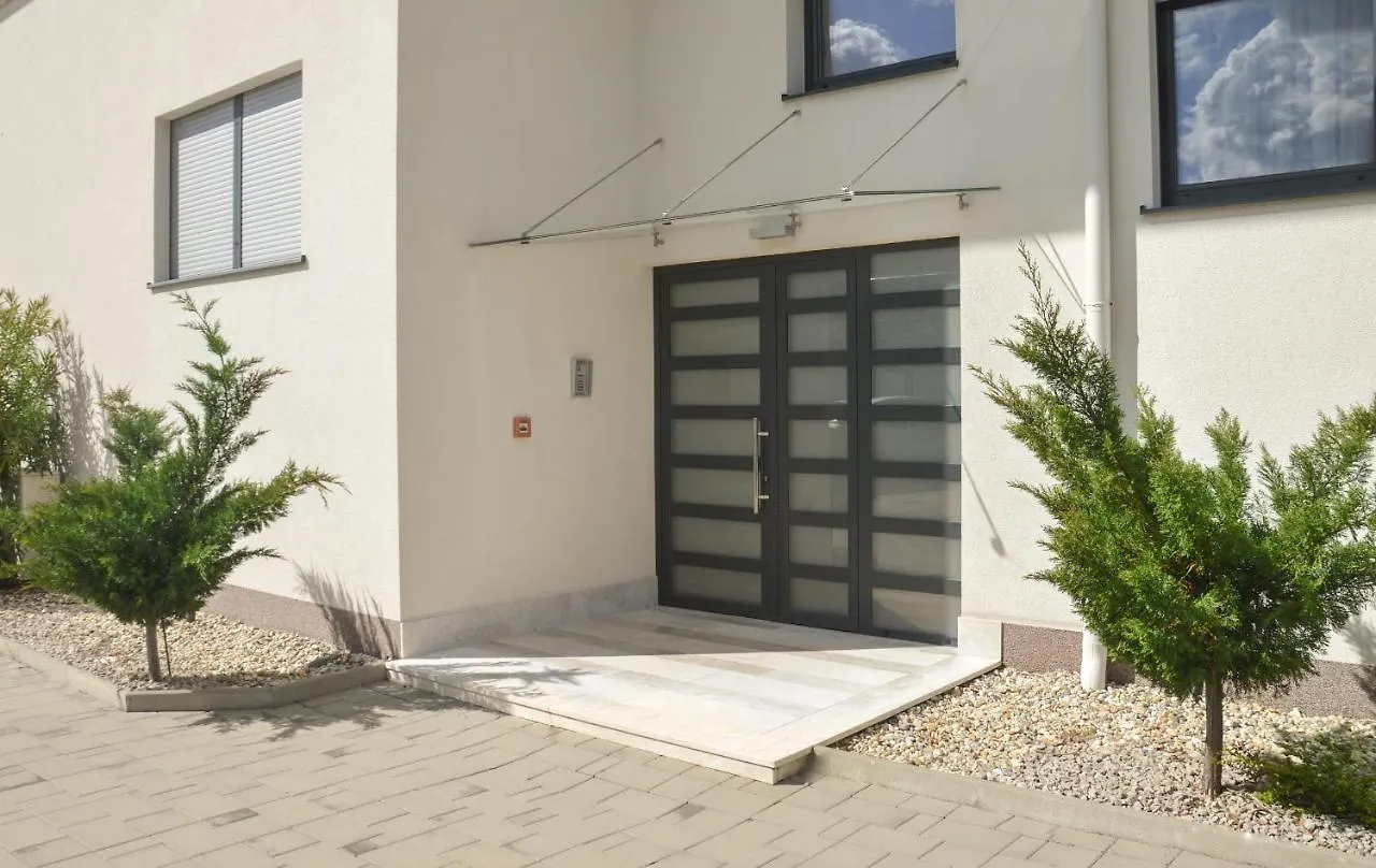 Rova Apartment Malinska